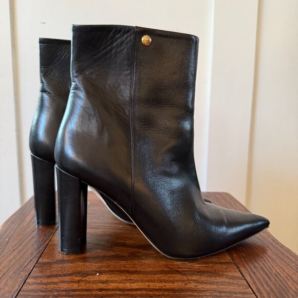 Tory Burch Penelope Point Tor Bootie Black Leather Gold Logo Size 9.5 - Picture 2 of 9
